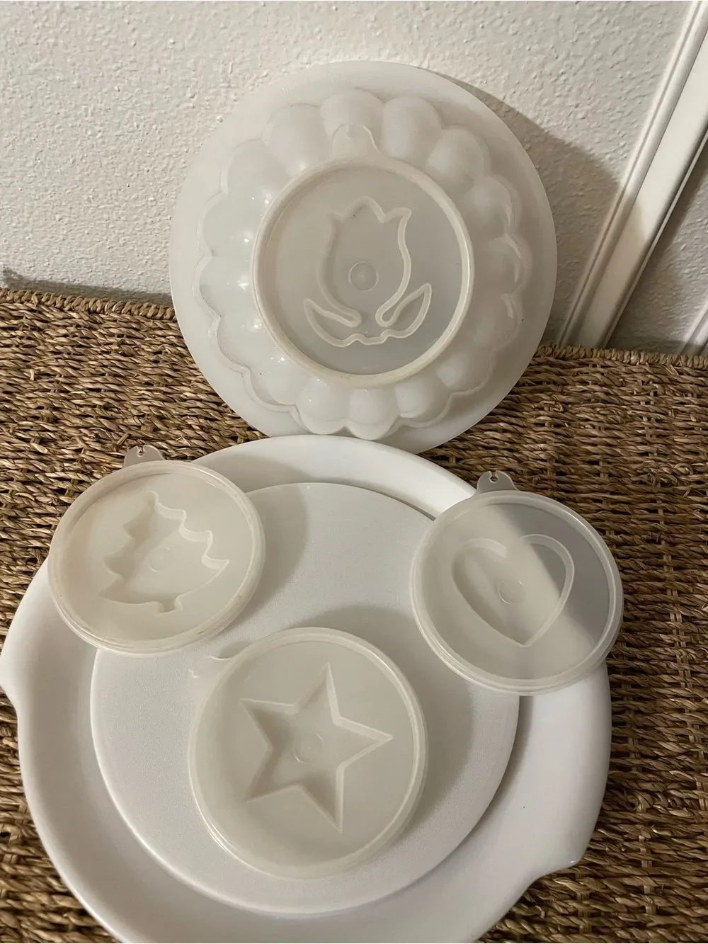 Vintage White Tupperware Jello Mold with 4 Lids Heart Star Christmas Tree Flower